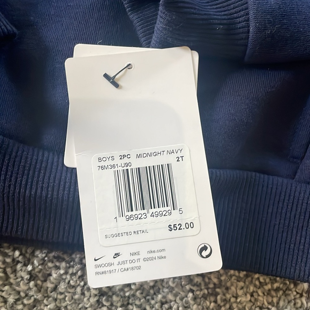 NEW! NIKE 2-PIECE BLUE SWEATSHIRT AND SWEATPANTS SET. SIZE 2T. BOYS. - Picture 8 of 8